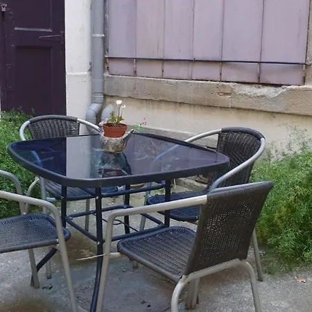 Studio Tres Spacieux Avec Cour, En Plein Coeur De ! * Carcassonne