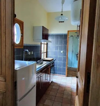 Apartment Studio Tres Spacieux Avec Cour, En Plein Coeur De ! Carcassonne