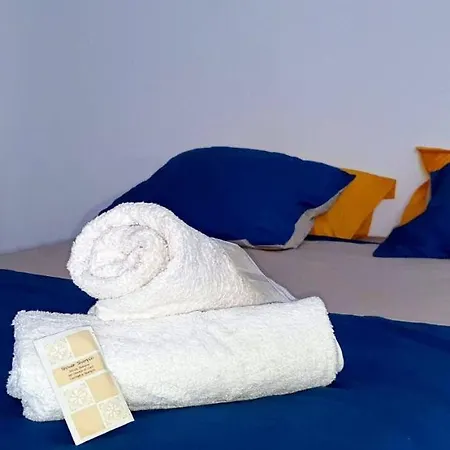 Studio Tres Spacieux Avec Cour, En Plein Coeur De ! * Carcassonne