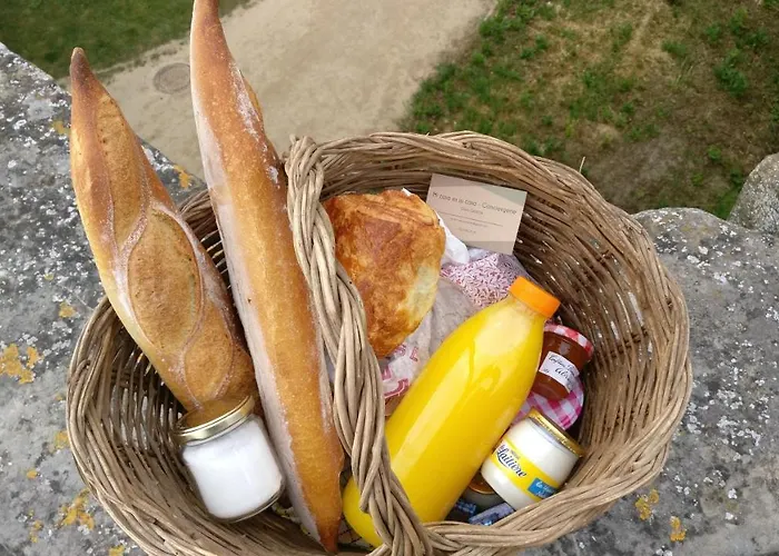 Apartament Studio Tres Spacieux Avec Cour, En Plein Coeur De ! *